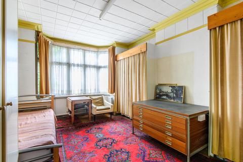6 Braxted Park, London, SW16 3DW