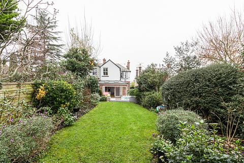 9 Blackacre Road, Theydon Bois, Epping, CM16 7LT