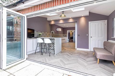 9 Blackacre Road, Theydon Bois, Epping, CM16 7LT