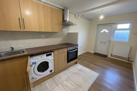 Studio to rent, Holstein Way, Erith