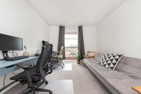 2 bedroom apartment to rent, Refinery House, 16 Tandy Place, London, E20