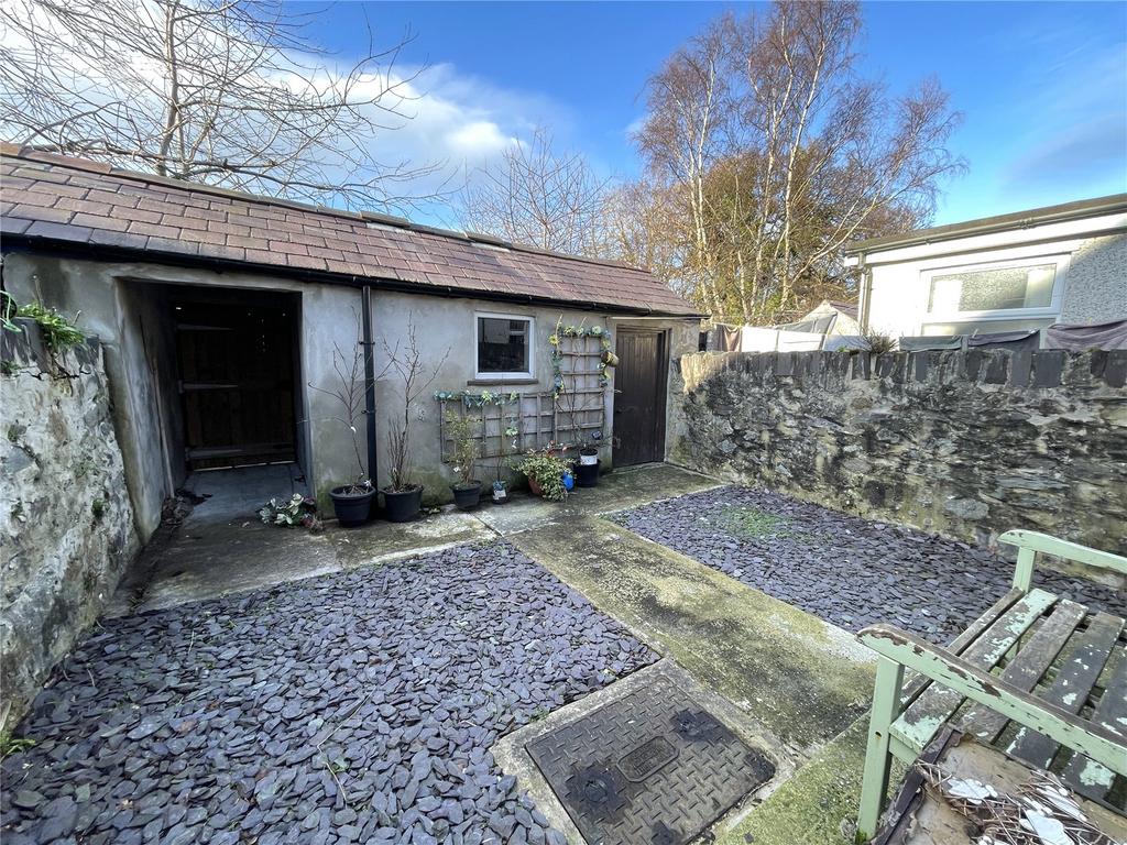 Rear Yard &amp; Shed