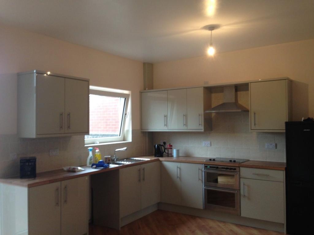 Barnsley Road, Wombwell 3 bed house to rent £650 pcm (£150 pw)