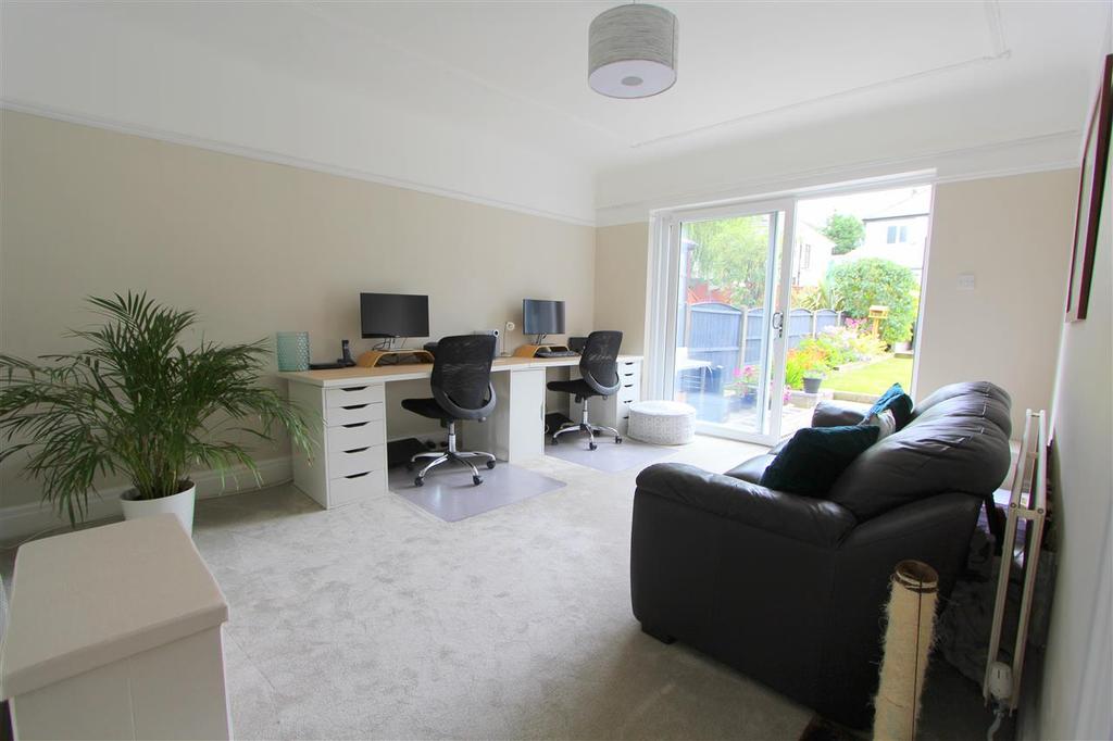 Rear Lounge