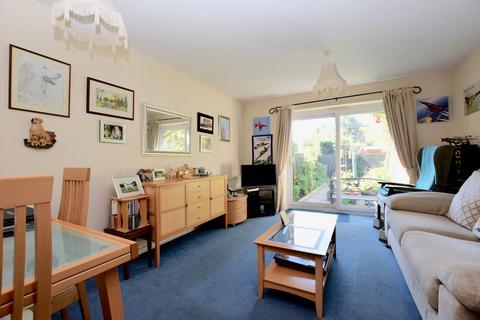 36 Broadmanor, Pocklington, York, YO42 2GB