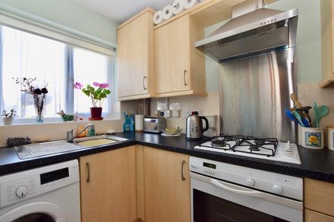 36 Broadmanor, Pocklington, York, YO42 2GB