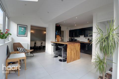 257 Marks Road, Romford, RM7 7AL