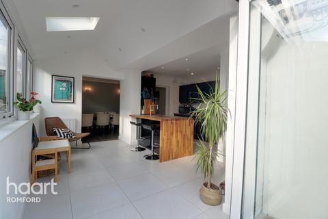257 Marks Road, Romford, RM7 7AL