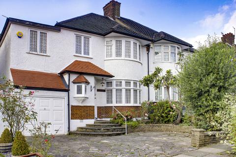 25 Townsend Avenue, London, N14 7HH
