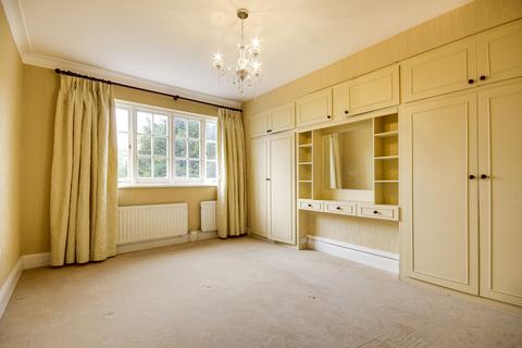 25 Townsend Avenue, London, N14 7HH