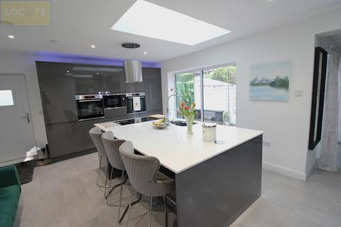 4 bedroom detached bungalow for sale, Church Road Flixton