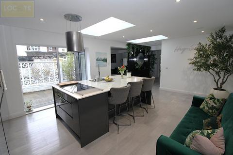 4 bedroom detached bungalow for sale, Church Road Flixton