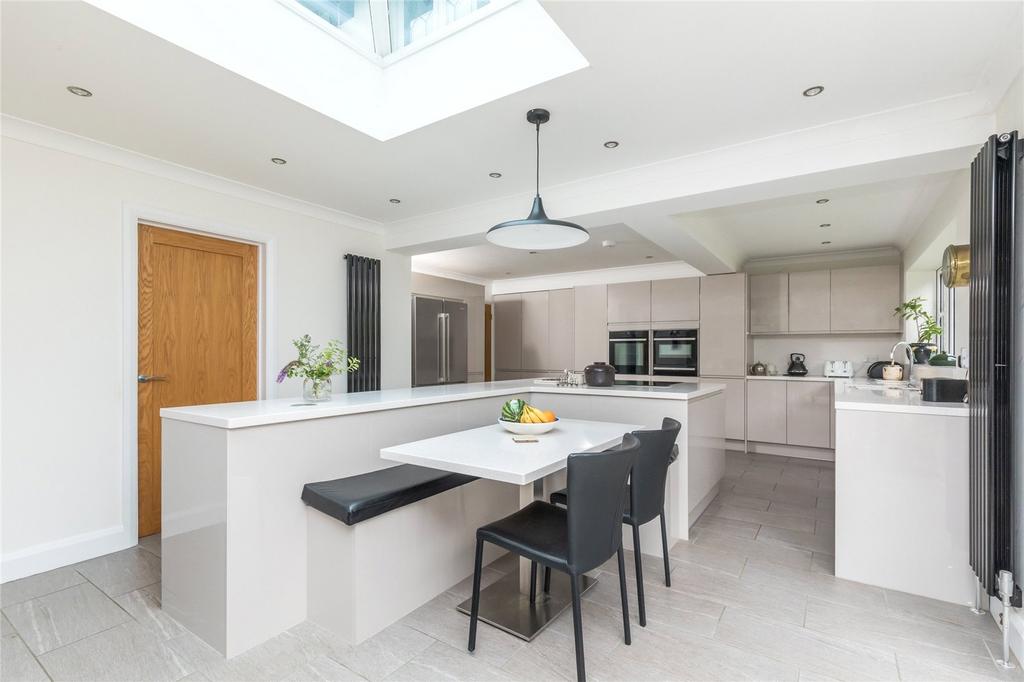 Elm Avenue, East Preston, Littlehampton, BN16 4 bed detached house for