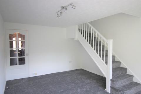 2 bedroom terraced house to rent, Cardinal Hinsley Close, Newark