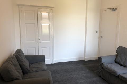 5 bedroom flat to rent, Leslie Road