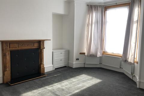 5 bedroom flat to rent, Leslie Road