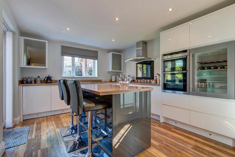 9 Joseph Perkins Close, Astwood Bank, Redditch, B96 6EQ