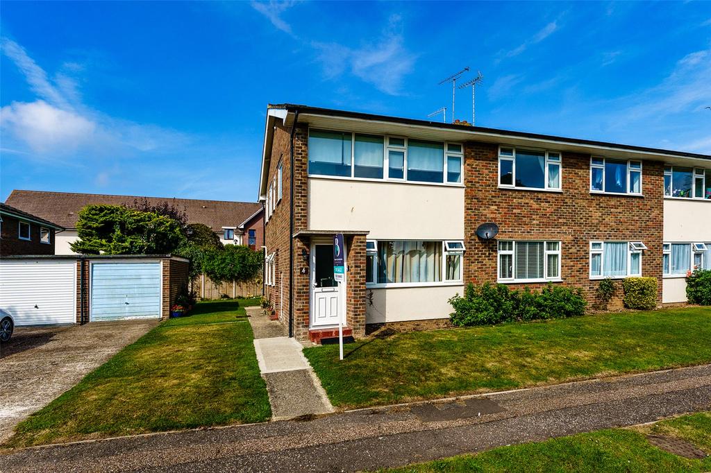 Elm Place, Rustington, Littlehampton, BN16 2 bed apartment £250,000