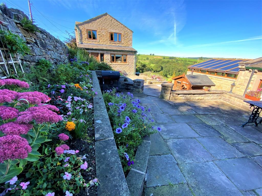 Approach to main house