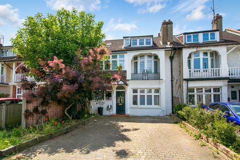 6 bedroom semi-detached house to rent, Elmers Drive, Teddington