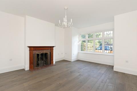 6 bedroom semi-detached house to rent, Elmers Drive, Teddington