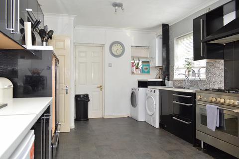 31 Lime Green Road, Oldham, OL8 3PE