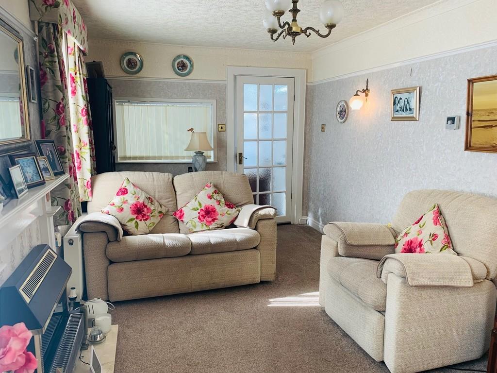 Central Avenue, Longbridge 2 bed detached bungalow £210,000