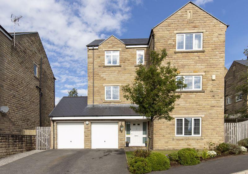 12 Rylands Park, Ripponden, HX6 4JH 5 bed detached house - £485,000