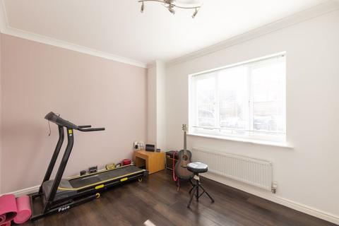 12 Rylands Park, Ripponden, Sowerby Bridge, HX6 4JH