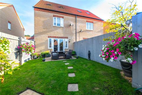 9 Bath Close, Bourne, PE10 0WX