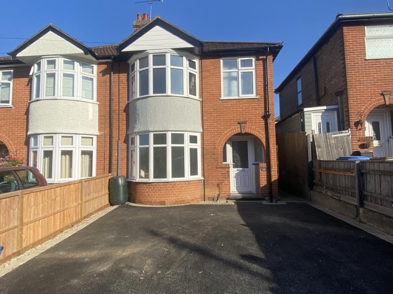 PINE VIEW ROAD, IPSWICH 3 bed semidetached house £1,100 pcm (£254 pw)