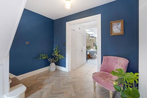 45 Queens Road, Thames Ditton, KT7 0QY