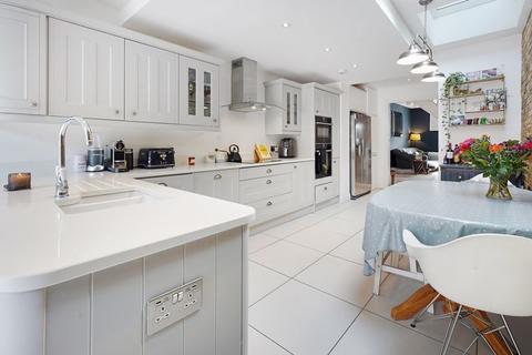 45 Queens Road, Thames Ditton, KT7 0QY
