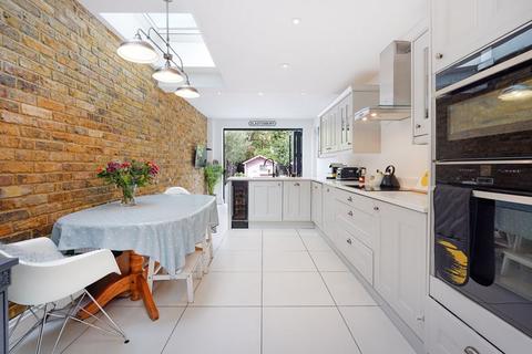 45 Queens Road, Thames Ditton, KT7 0QY