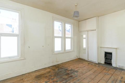 18 Barratt Street, Bristol, BS5 6DF