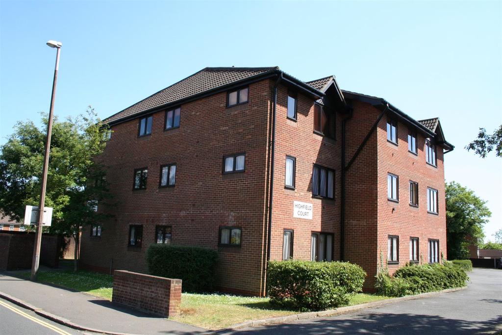 Highfield Court, Church Road, Haywards Heath 2 bed flat £895 pcm (£