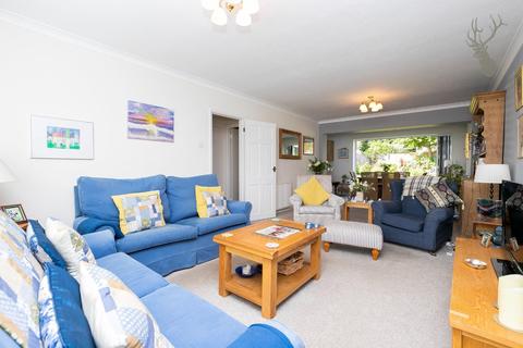 12 Barnmead, Theydon Bois, Epping, CM16 7ET