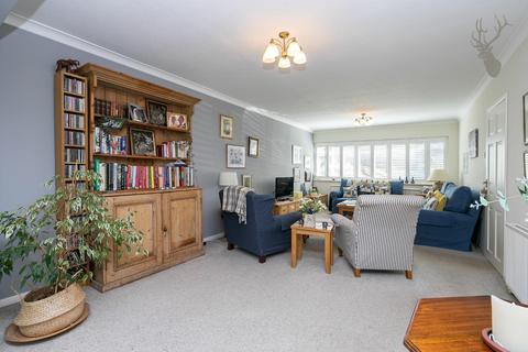 12 Barnmead, Theydon Bois, Epping, CM16 7ET