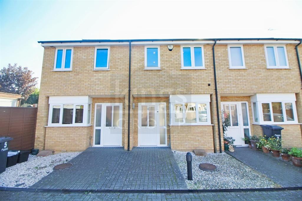 High Street, Cheshunt, Waltham Cross, Herts, EN8 3 bed terraced house £435,000