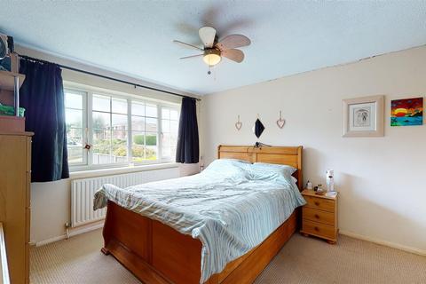 44 Newlands, Whitfield, Dover, CT16 3NB