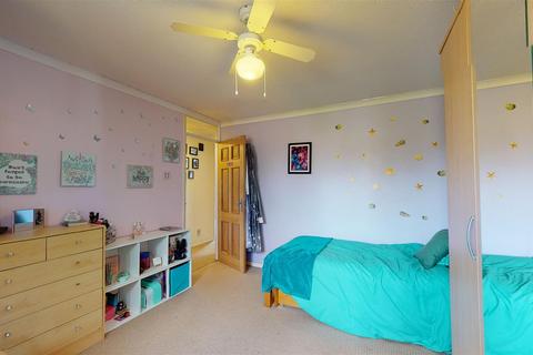 44 Newlands, Whitfield, Dover, CT16 3NB