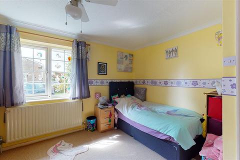 44 Newlands, Whitfield, Dover, CT16 3NB