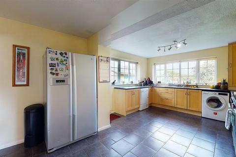 44 Newlands, Whitfield, Dover, CT16 3NB