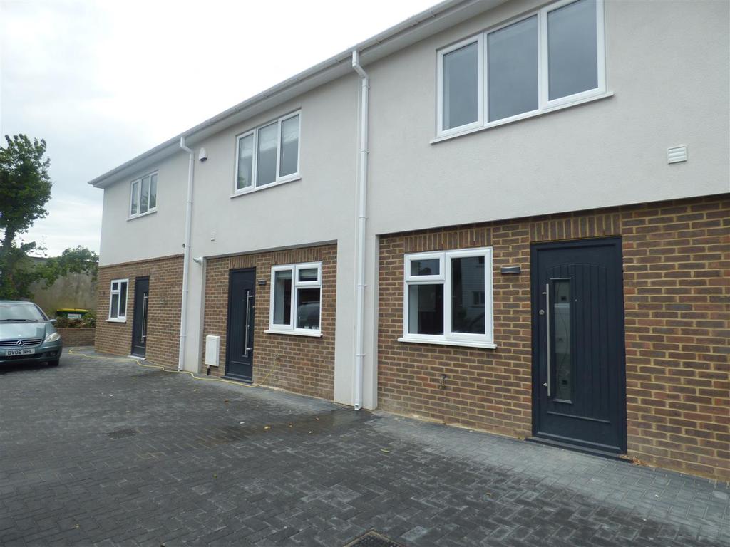 St. Margarets Bay, Dover 3 bed terraced house £1,295 pcm (£299 pw)