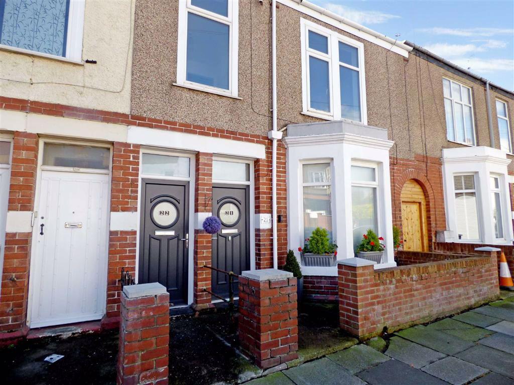 Marden Crescent, Whitley Bay 3 bed flat £625 pcm (£144 pw)