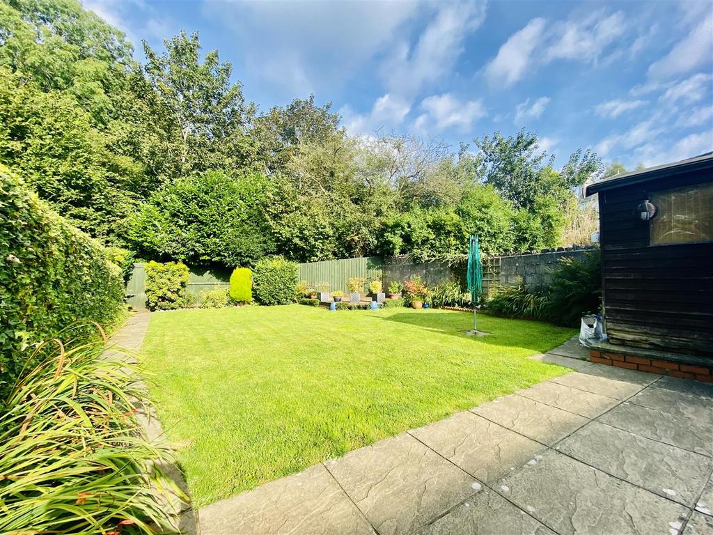 Ridgeway, Killay, Swansea 3 bed semidetached house £219,950