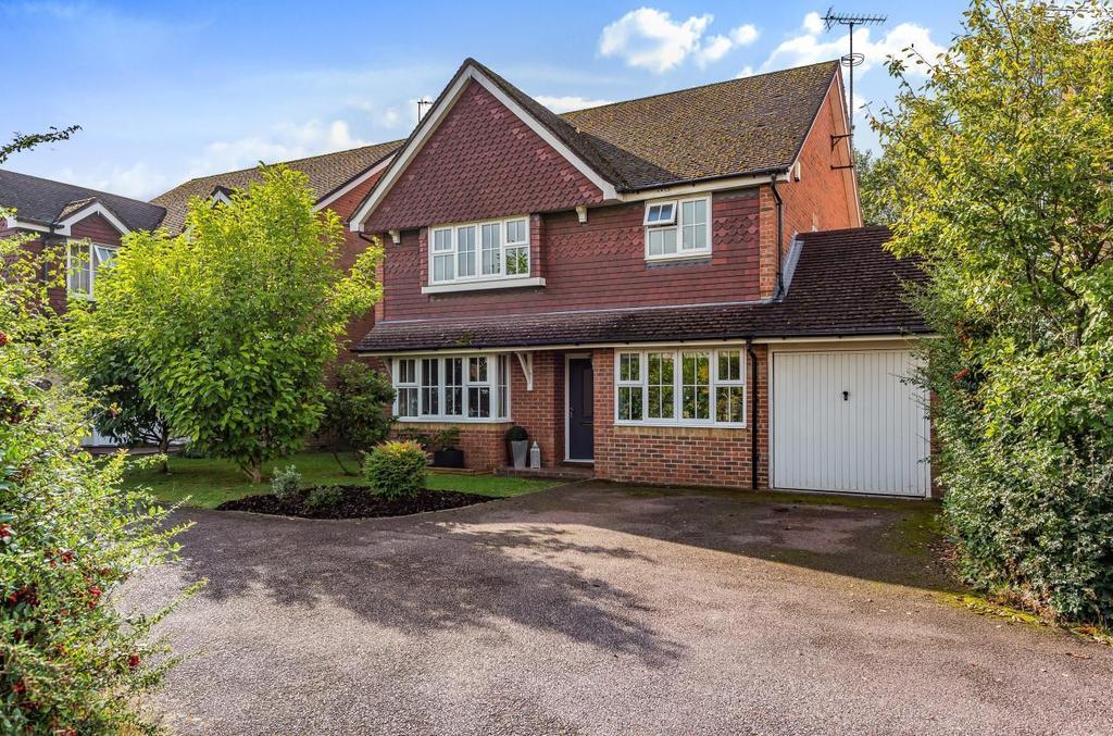 Ropeland Way, Horsham, RH12 4 bed detached house - £675,000