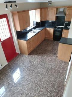 3 bedroom semi-detached house to rent, Herringthorpe Valley Rd, Rotherham, S65