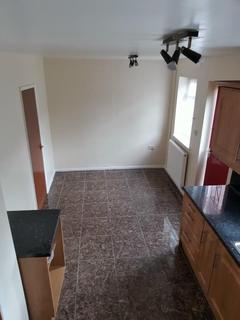 3 bedroom semi-detached house to rent, Herringthorpe Valley Rd, Rotherham, S65
