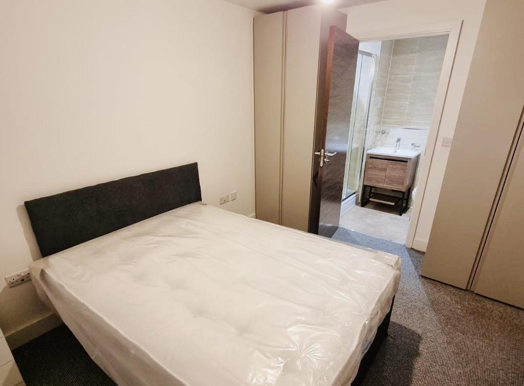 Apartment in Liverpool - View 5